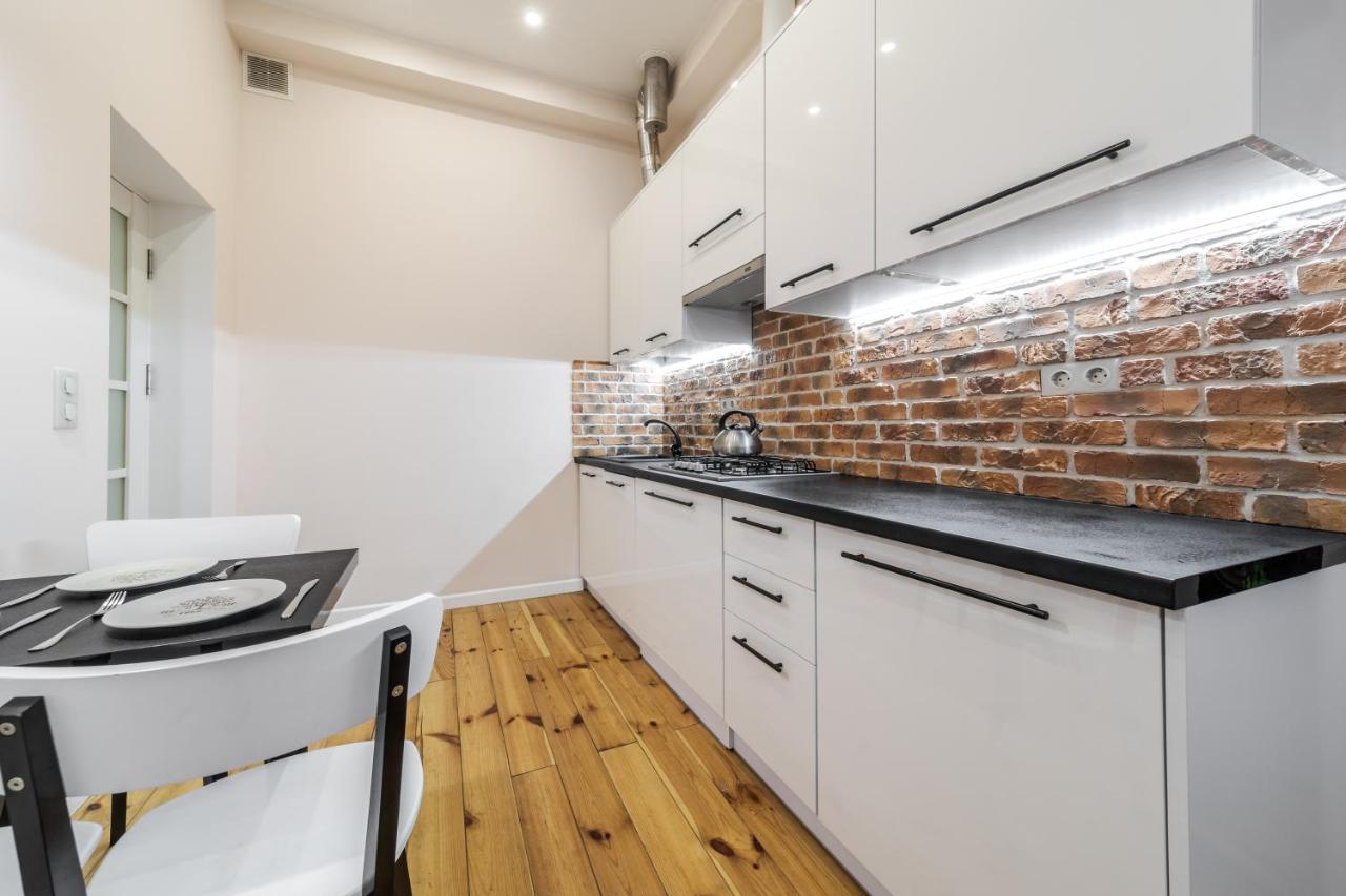 Inshiapartments On Teodora Square Lviv Extérieur photo