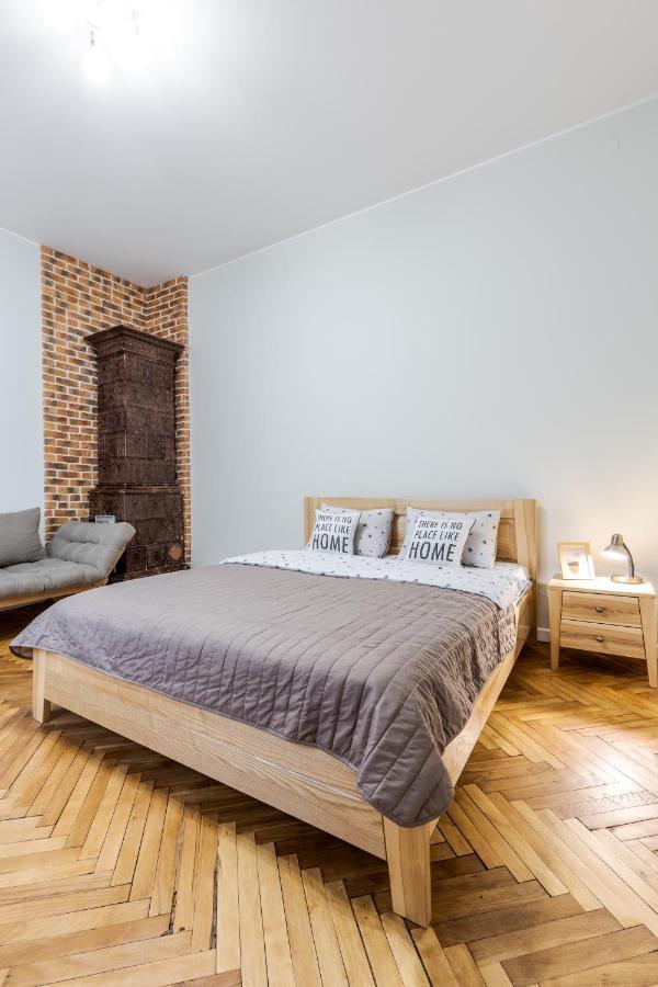 Inshiapartments On Teodora Square Lviv Extérieur photo