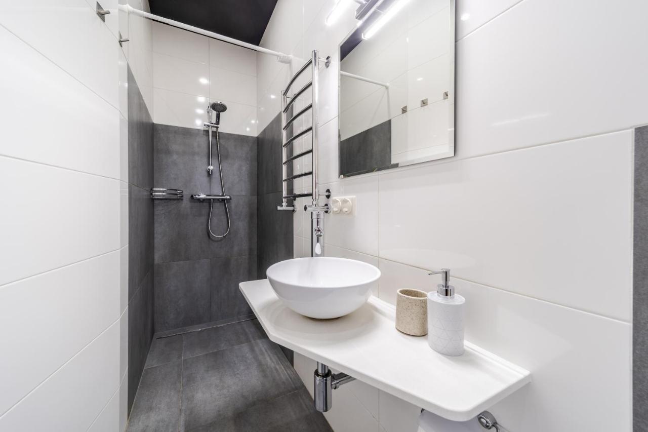 Inshiapartments On Teodora Square Lviv Extérieur photo