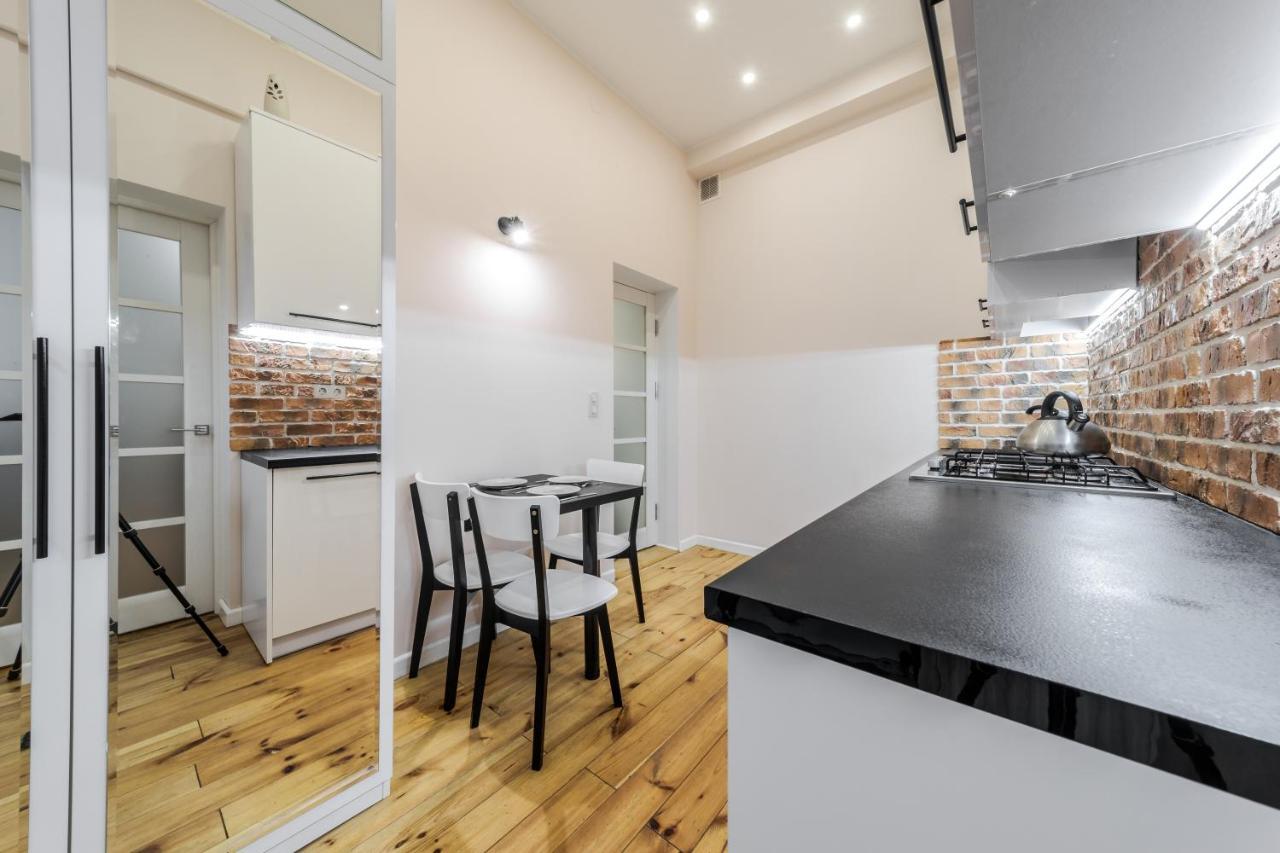 Inshiapartments On Teodora Square Lviv Extérieur photo