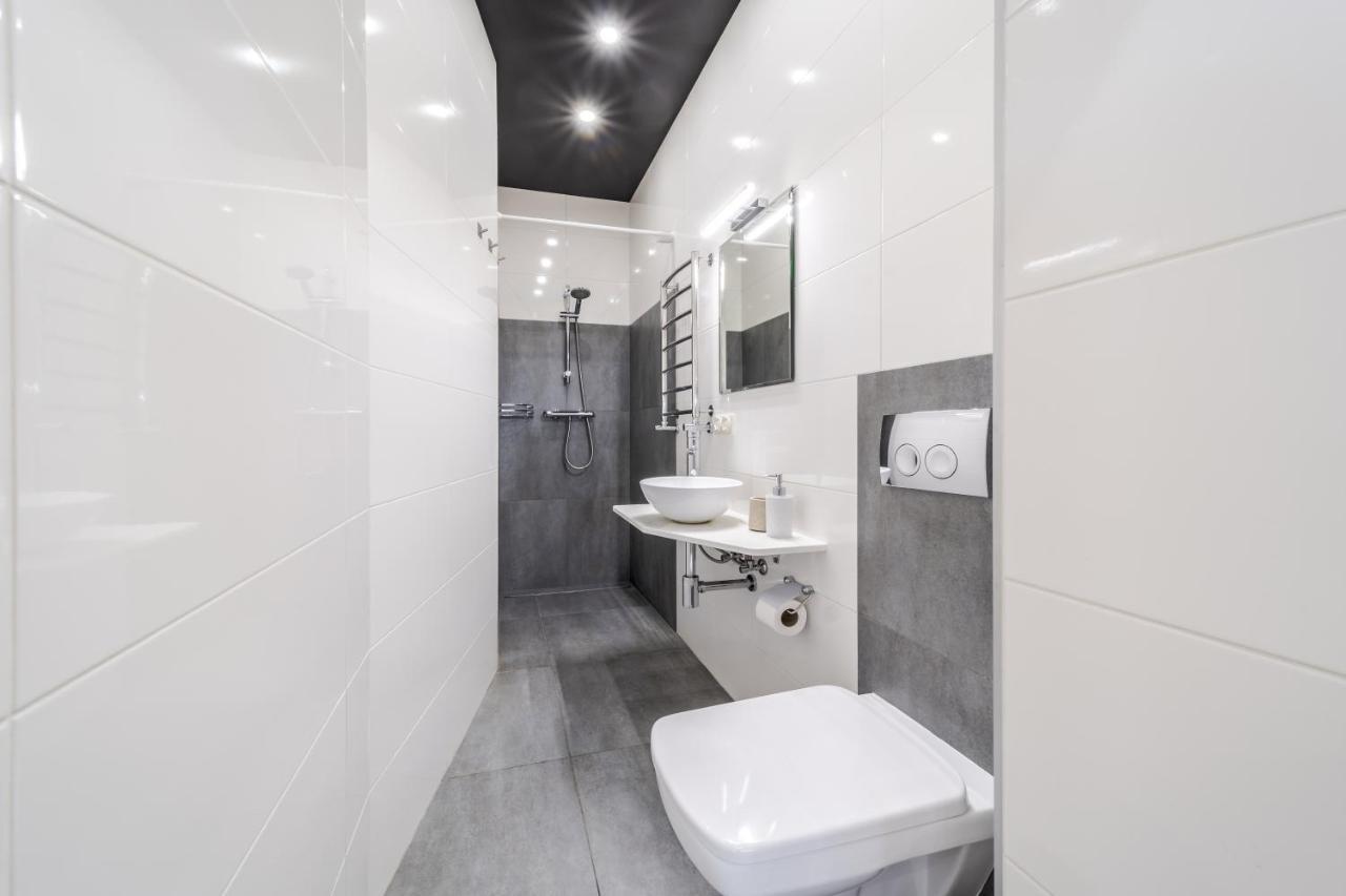 Inshiapartments On Teodora Square Lviv Extérieur photo